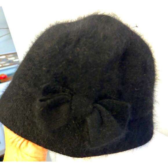 Nine West Black Wool Blend cloche Hat Bow soft fluffy Warm travel friendly OS - Picture 2 of 7
